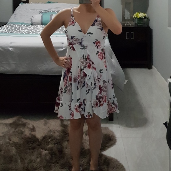 White Floral Tie Back Ruffle Dress New! - Picture 6 of 8